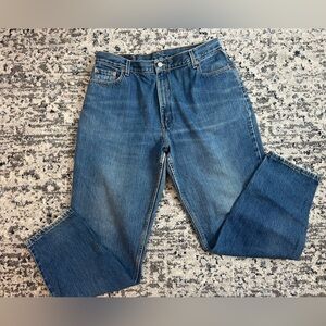 Levi's 550 Relaxed Fit Tapered Leg High Rise 18